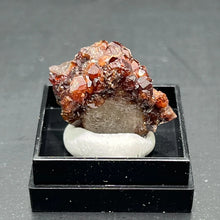 Load image into Gallery viewer, 100% Natural Garnet Original Stone Mineral Specimen