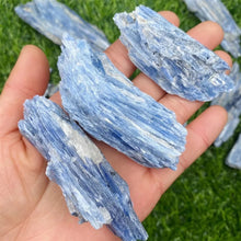 Load image into Gallery viewer, kyanite