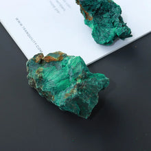 Load image into Gallery viewer, natural malachite stone