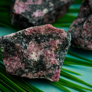 50g/120g/200g Natural Rhodonite Stone