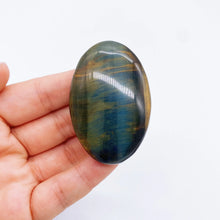 Load image into Gallery viewer, Natural Tigers Eye Palm Stone for Healing