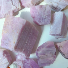 Load image into Gallery viewer, 1PC Natural Pink Kunzite Mineral Specimen for Healing
