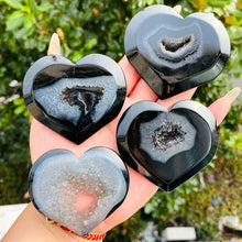 Load image into Gallery viewer, 1PC Natural Black Agate Heart Geode Carving for Healing