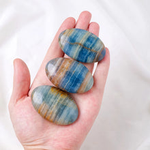 Load image into Gallery viewer, 1PC Natural Blue Onyx Palm Stone Mind Divination Healing Gem