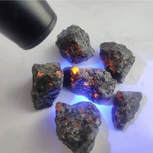Load image into Gallery viewer, 1PC Rough Yooperlite UV Fluorescent Emberlite Glowing Fire Rocks