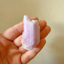 Load image into Gallery viewer, 1PC Natural Pink Kunzite Mineral Specimen for Healing