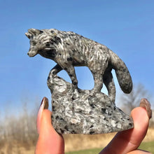 Load image into Gallery viewer, 7.5cm Natural Yooperlite Stone Wolf Carving