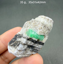 Load image into Gallery viewer, 1PC Natural Yunnan Emerald Crystal Rare Mineral Specimen for Healing