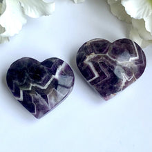 Load image into Gallery viewer, 1PC Random Natural Dreamy Amethyst Heart Shaped Crystal