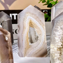Load image into Gallery viewer, 1PC Random High Quality Geode Agate Point