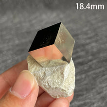 Load image into Gallery viewer, 1PC Natural Spain Raw Quartz with Chalcopyrite Mineral Specimen for Healing