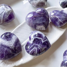 Load image into Gallery viewer, 1PC Random Natural Dreamy Amethyst Heart Shaped Crystal