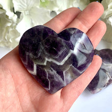 Load image into Gallery viewer, 1PC Random Natural Dreamy Amethyst Heart Shaped Crystal