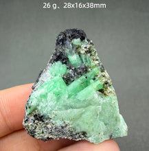 Load image into Gallery viewer, 1PC Natural Yunnan Emerald Crystal Rare Mineral Specimen for Healing