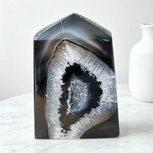 Load image into Gallery viewer, 1PC Natural Black Onyx Geode Agate Point for Healing