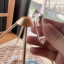 Load image into Gallery viewer, Pure Copper Healing Pyramid with Natural Clear Quartz Point at Apex for Meditation, Help Sleep, Charge Crystals