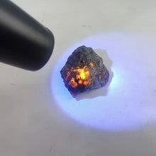 Load image into Gallery viewer, 1PC Rough Yooperlite UV Fluorescent Emberlite Glowing Fire Rocks