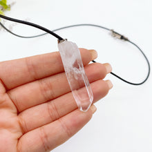 Load image into Gallery viewer, clear quartz necklace